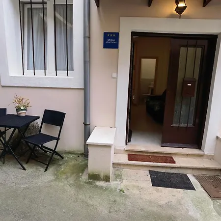 Steps From The Sea Apartment *